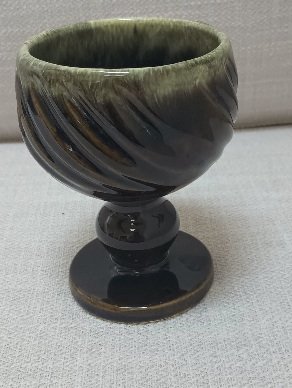Hull Pottery USA F5 Glazed Green Ceramic Pedestal Goblet Pot